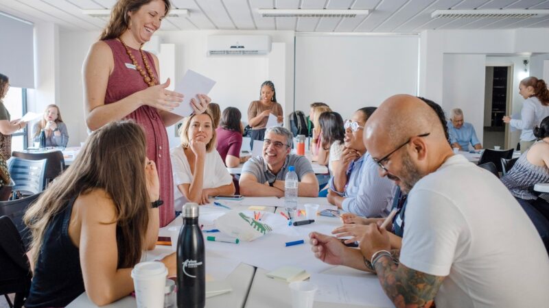 Encerrar ciclos se torna prática estratégica nas empresas