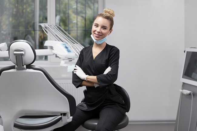Organizar finanças: a solução para dentistas não fecharem as portas