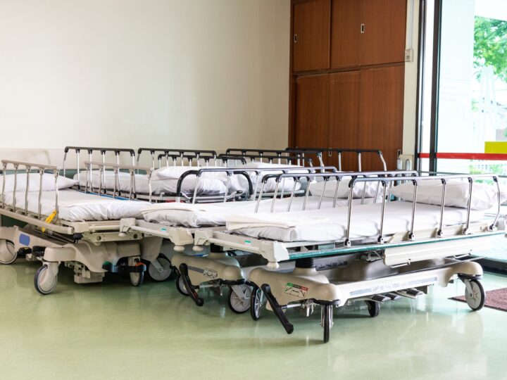 Saiba onde doar cadeiras de rodas e macas hospitalares em Curitiba