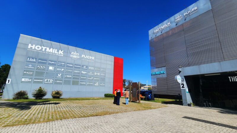 HOTMILK, ecossistema de inovação da PUCPR, está entre os finalistas do Ranking 100 Open Startups 2025