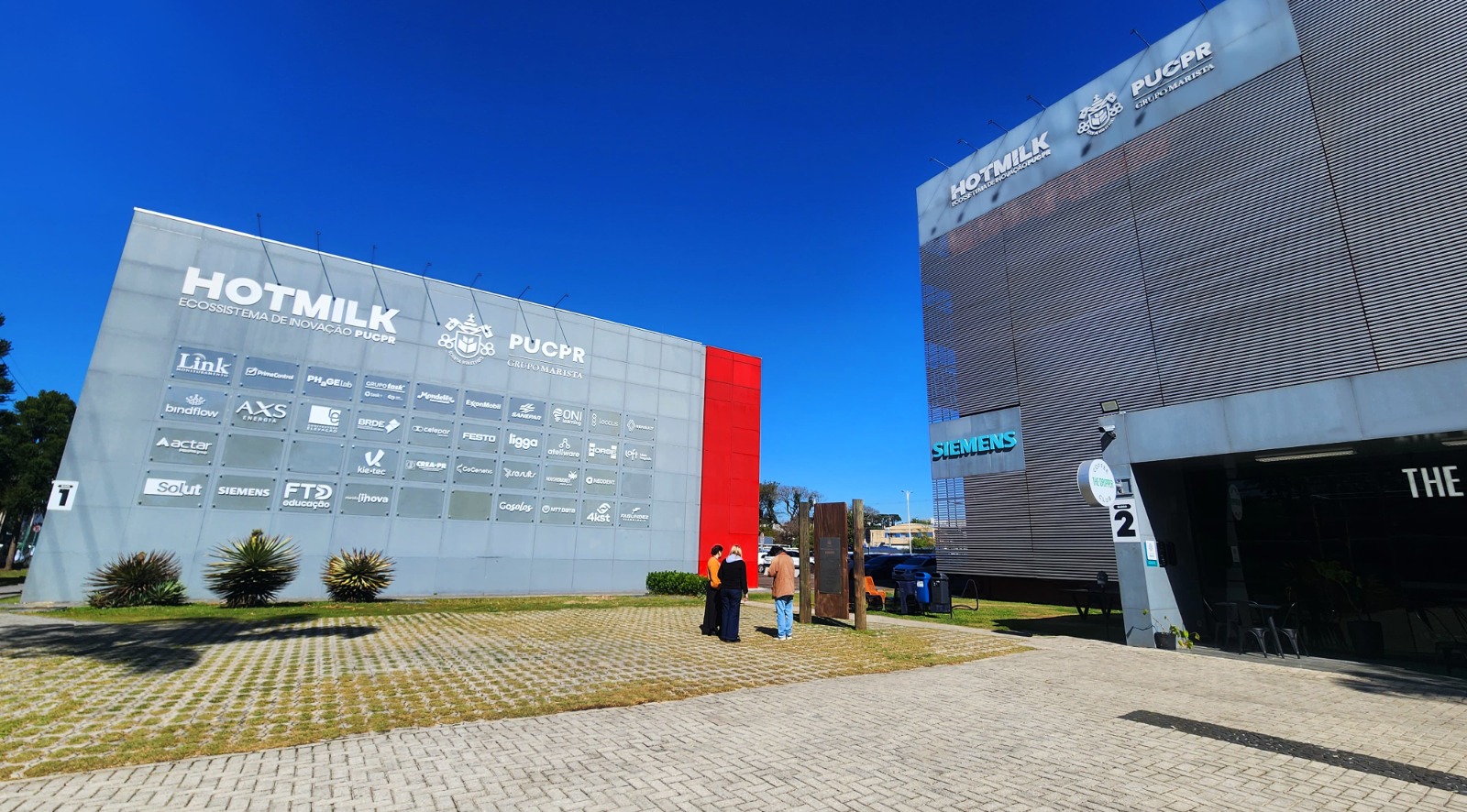 HOTMILK, ecossistema de inovação da PUCPR, está entre os finalistas do Ranking 100 Open Startups 2025