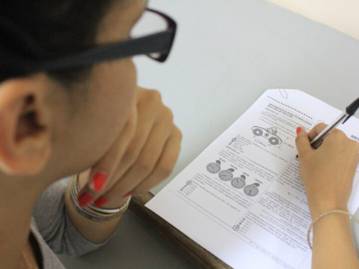 Plataforma AZ fará correção ao vivo do Enem 2025