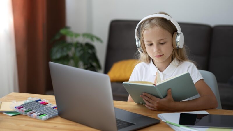 Ferramentas de IA ajudam na alfabetização escolar no Brasil