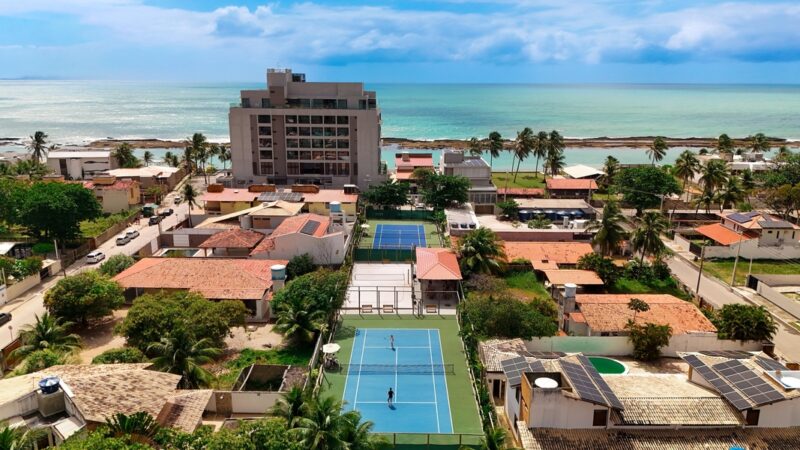 Ritz inaugura clube de tênis em Barra de São Miguel