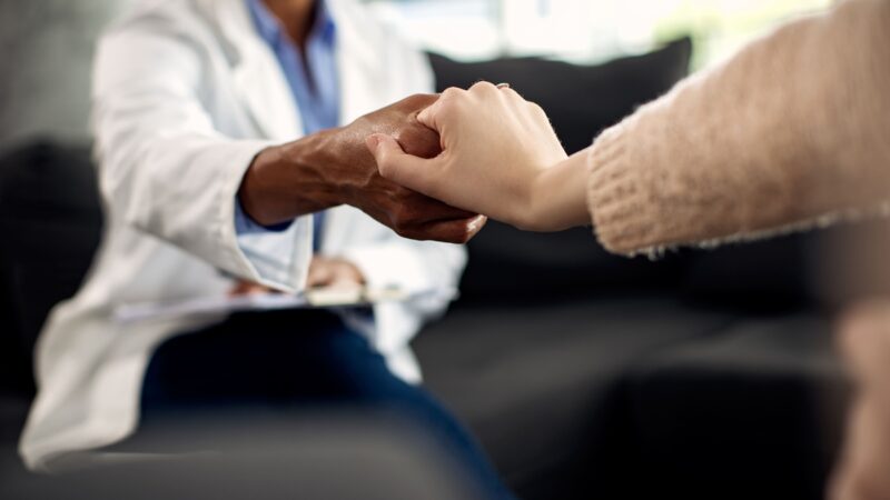 Sobrecarga médica reacende debate sobre direitos