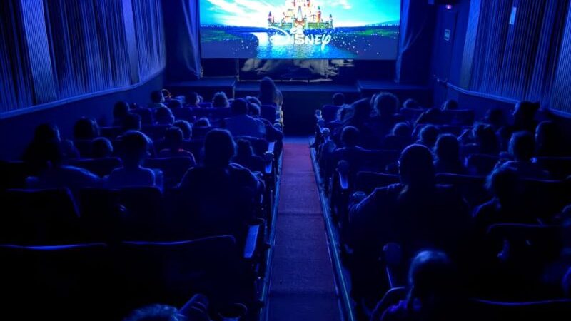 Cinema de graça no Parque Barigui: Cinevia encerra temporada 2025 em um dos cartões postais de Curitiba