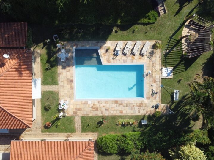 Uso das piscinas no verão requer mais atenção na manutenção