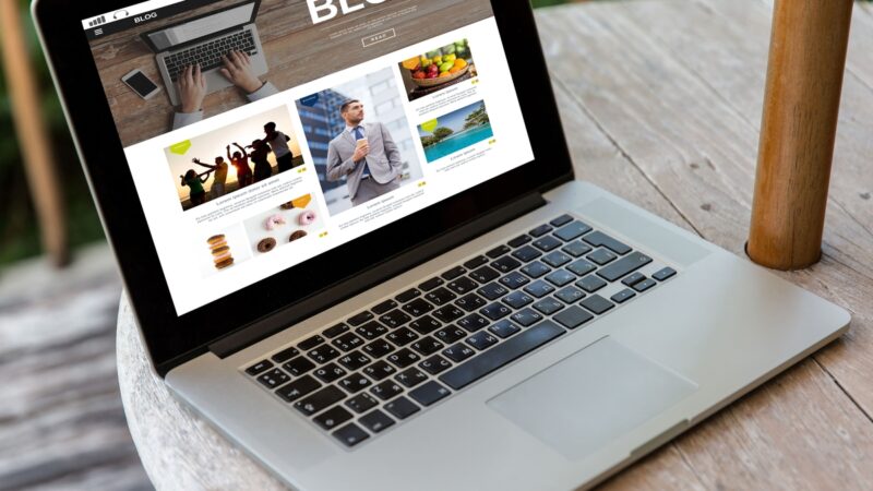 Especialistas analisam se vale escrever blog na era das IAs