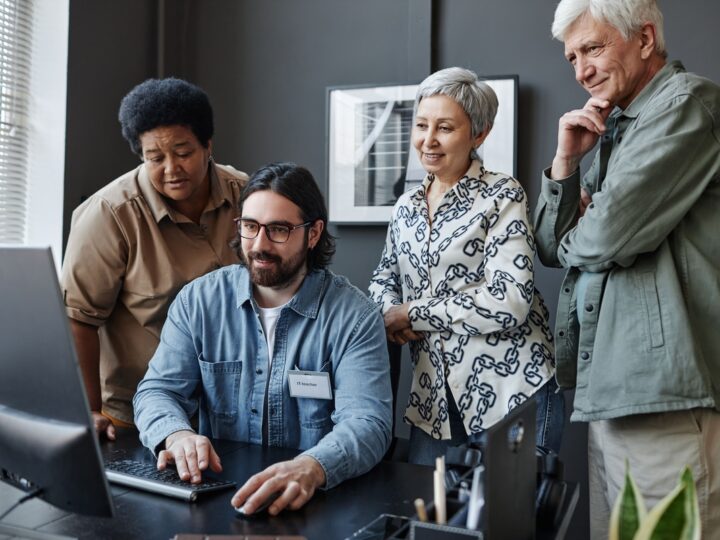 Profissionais 50+ encontram caminhos para recolocação