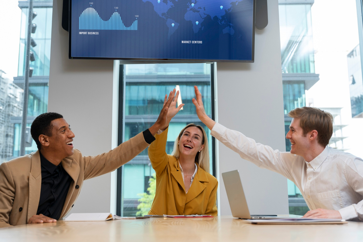 Mercado de trabalho avança e inspira busca por capacitação