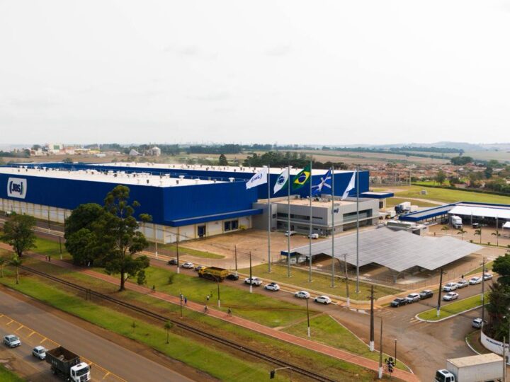 FGV: JBS é a empresa brasileira que mais paga salários e mais distribui riqueza a fornecedores