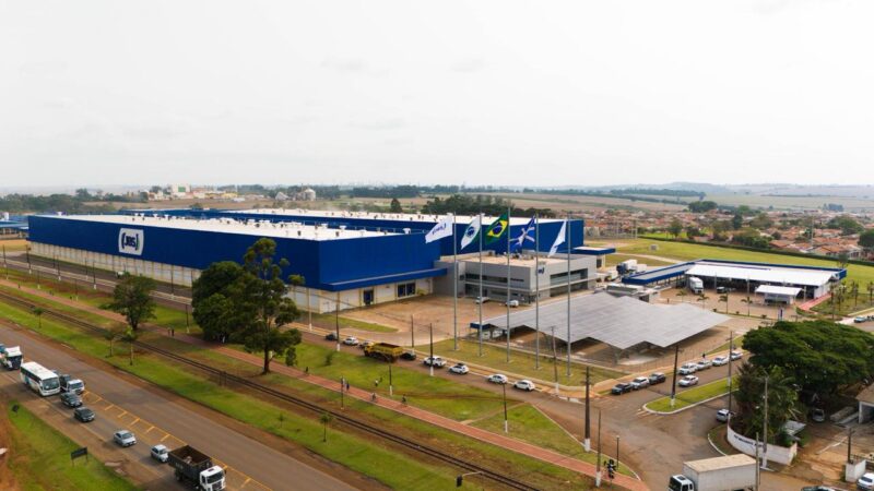 FGV: JBS é a empresa brasileira que mais paga salários e mais distribui riqueza a fornecedores