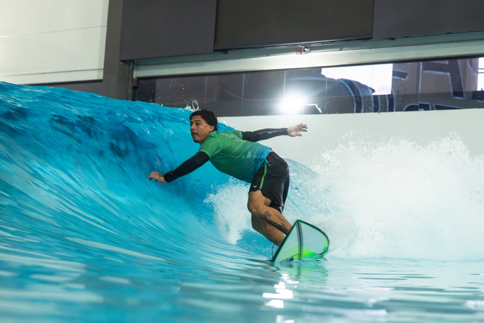 Surf Center firma parceria tecnológica com a Hoffman & Lamson para geração de ondas mais eficientes e sustentáveis