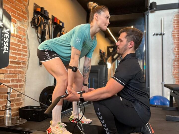 Academias baixam preço para atrair clientes mas não entregam a evolução personalizada que as pessoas realmente buscam