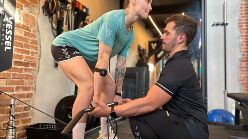 Academias baixam preço para atrair clientes mas não entregam a evolução personalizada que as pessoas realmente buscam