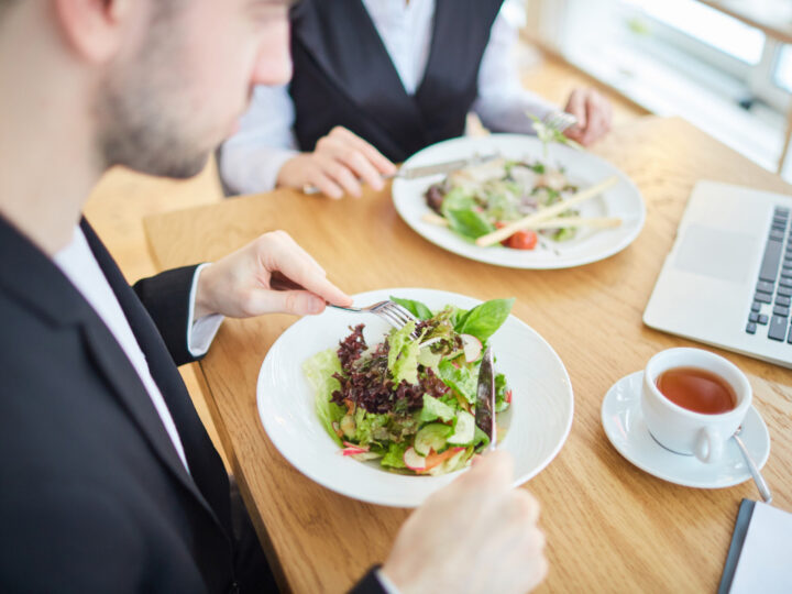 Alimentação corporativa ganha papel estratégico em 2026