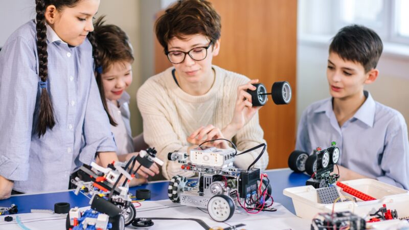 Educação tecnológica cresce com foco na abordagem STEAM