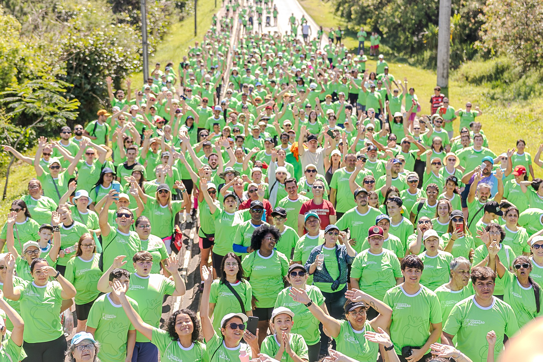 Caminhada Cuidando do Coração reúne mais de mil pessoas em Campina Grande do Sul
