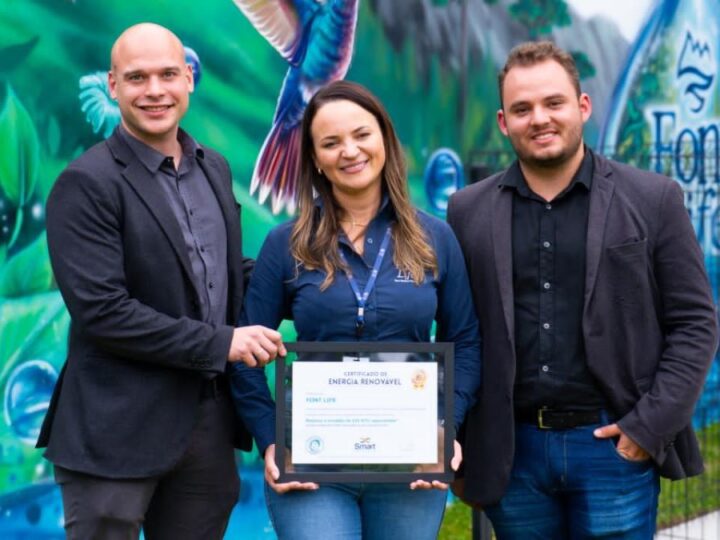 Indústria de água do Paraná recebe Certificado de Energia Renovável e celebra redução de 141 toneladas de CO₂, impacto ambiental equivalente ao cultivo de mais de mil árvores por 30 anos