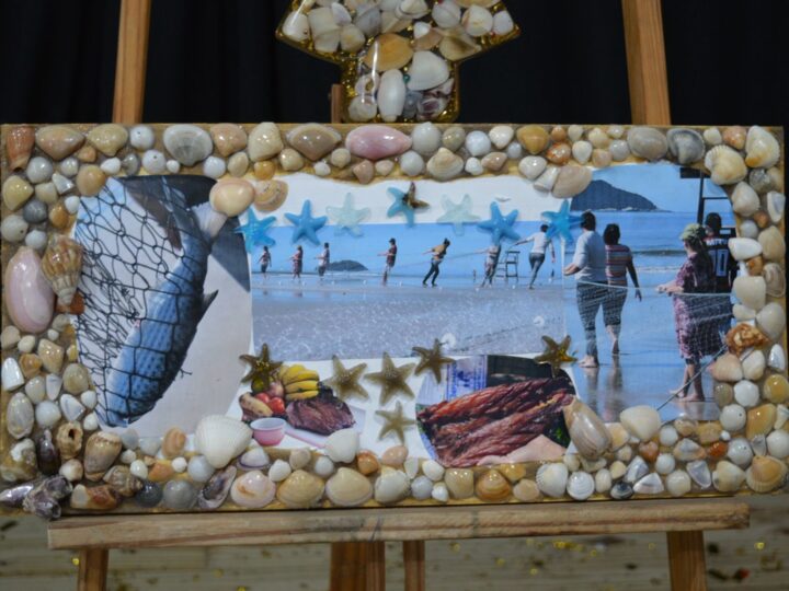 Artesã transforma vivência caiçara em exposição que preserva saberes e valoriza o território