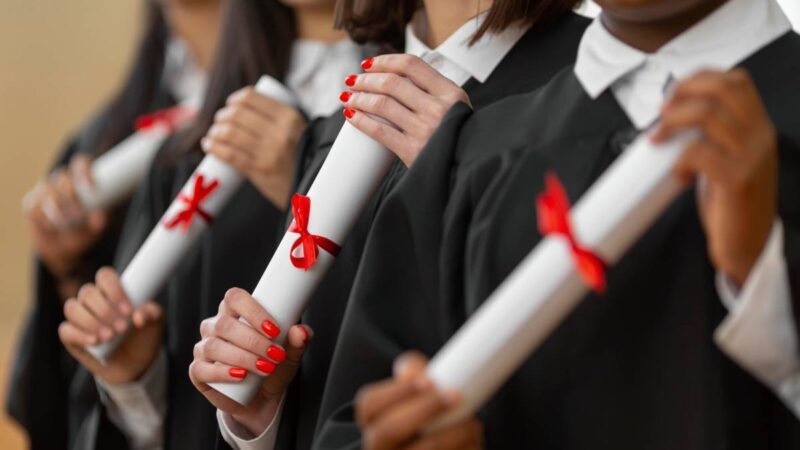 Salário médio em concursos federais chega a R$ 10.545 para nível superior