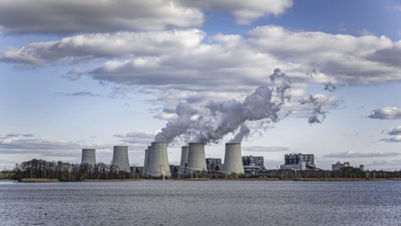 Lula estipula prazo para fim de combustíveis fósseis