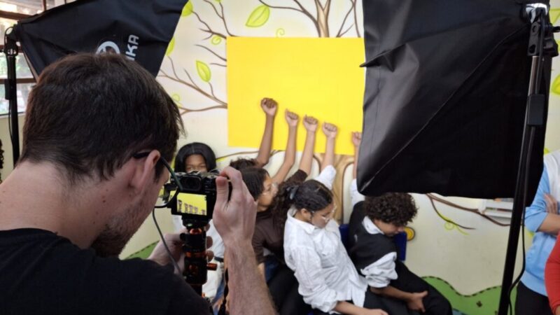 Projeto distribui 800 livros ‘Arte da Imagem’ a escolas e bibliotecas públicas