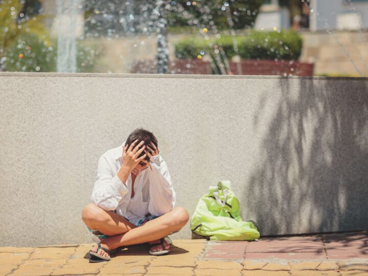 No mês das celebrações, epidemia silenciosa da solidão afeta cérebro e corpo