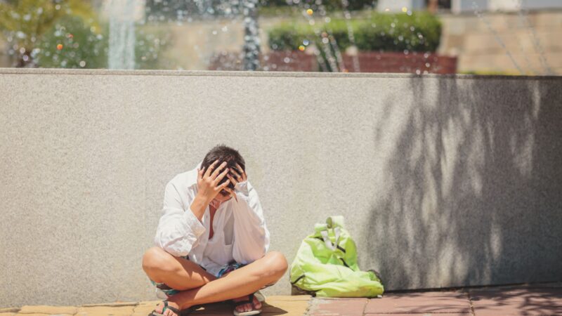 No mês das celebrações, epidemia silenciosa da solidão afeta cérebro e corpo