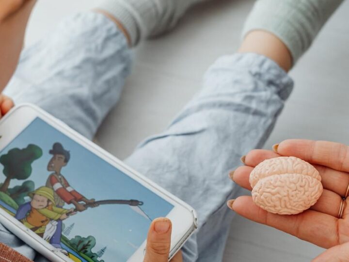 Uso excessivo de telas afeta atenção e bem-estar infantil