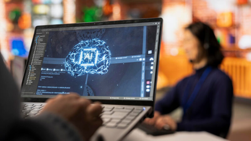 IA generativa ganha espaço e redefine a criatividade em CSCs