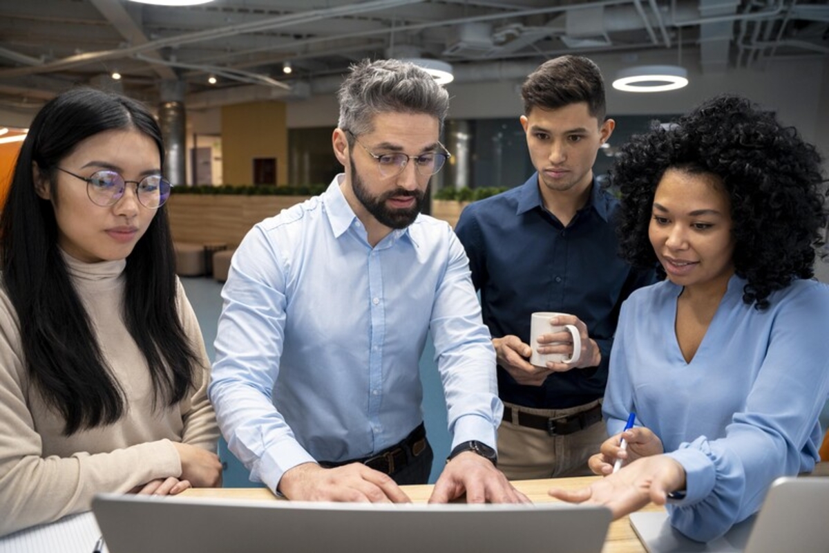 IA nas empresas: liderança e capacitação determinam sucesso