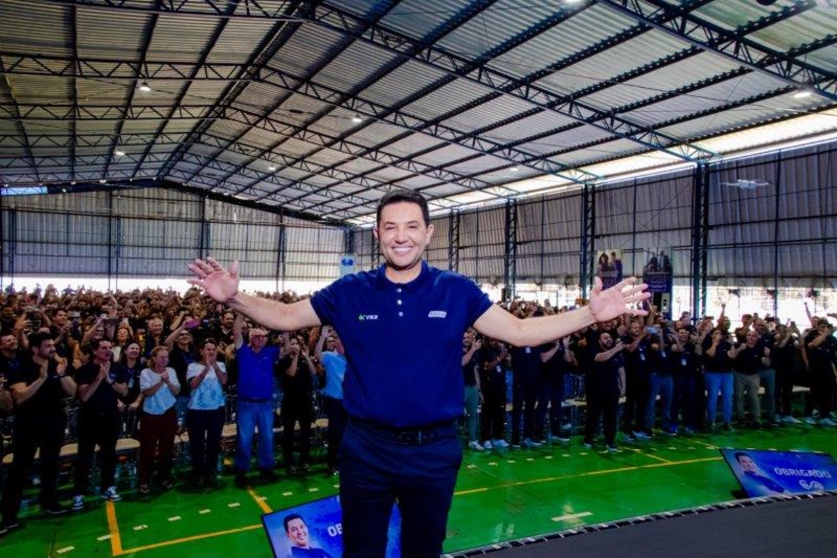 Gazin bate recorde de R$ 11 bilhões e anuncia 14º salário