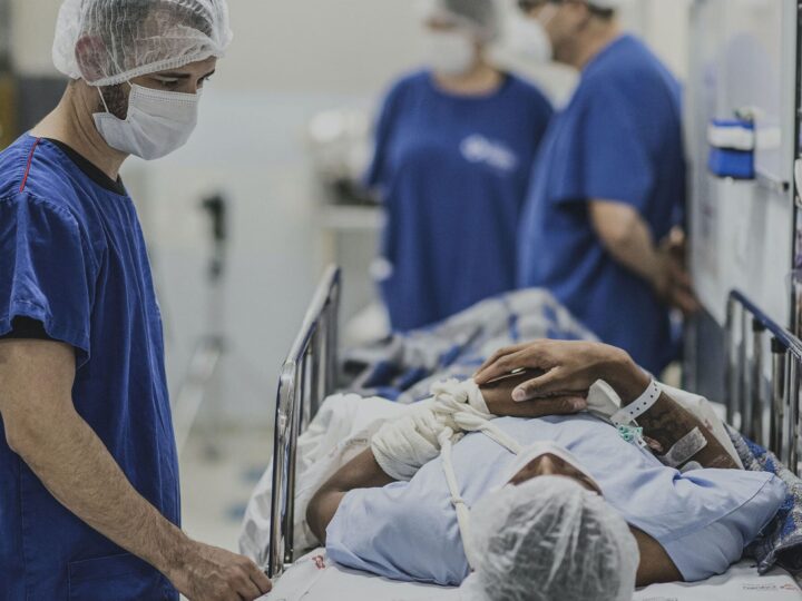 Hospitais fortalecem cultura de cuidado emocional para quem dedica a vida a cuidar dos outros