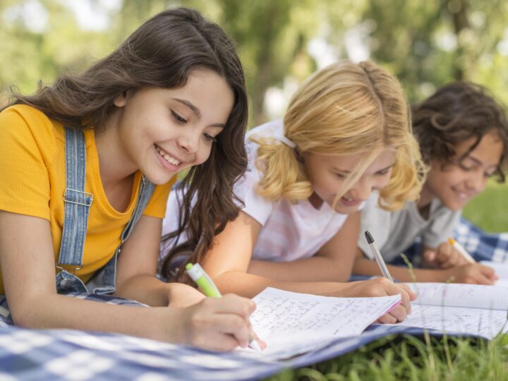 Férias em casa ou colônia de férias: como decidir a melhor opção para as crianças