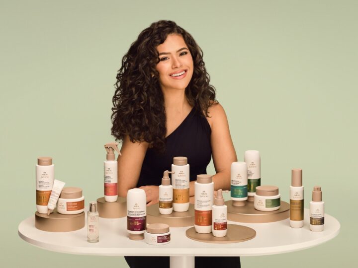 Maisa é nova embaixadora de Natura Lumina, marca especialista em cabelos da Natura