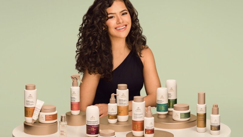 Maisa é nova embaixadora de Natura Lumina, marca especialista em cabelos da Natura