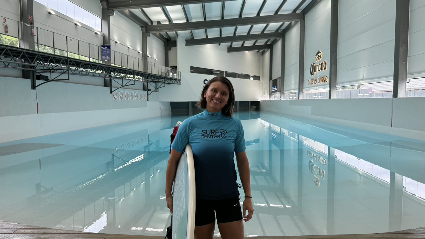 Surf Center amplia protagonismo feminino com nova coordenação técnica da piscina de ondas