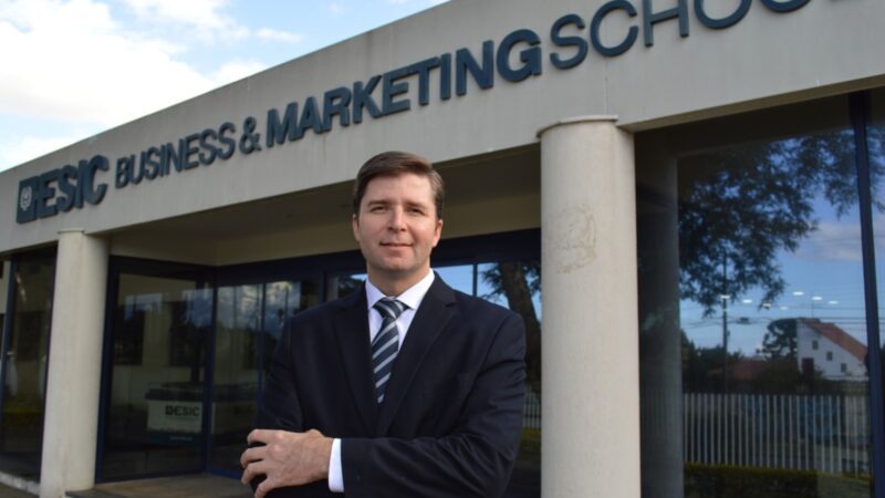 Transformação do mercado de trabalho: a busca pelo talento jovem que saiba trabalhar com inteligência artificial cresce globalmente