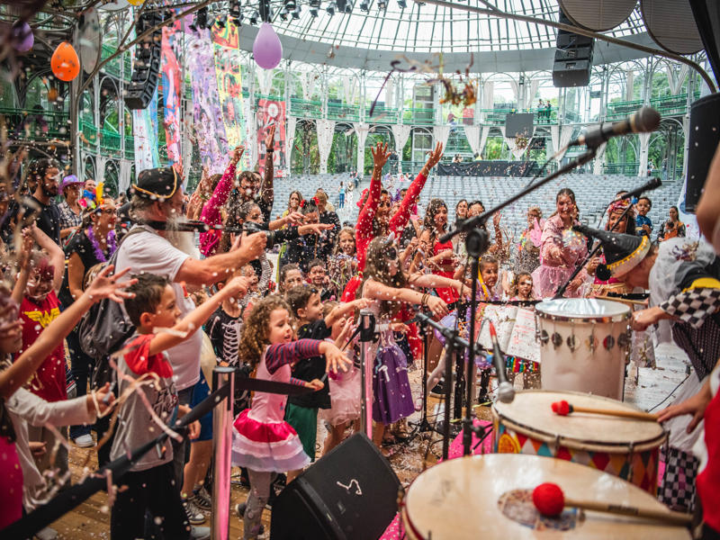 Muito além do samba: Curitiba aposta em ecletismo e organização para atrair foliões em 2026