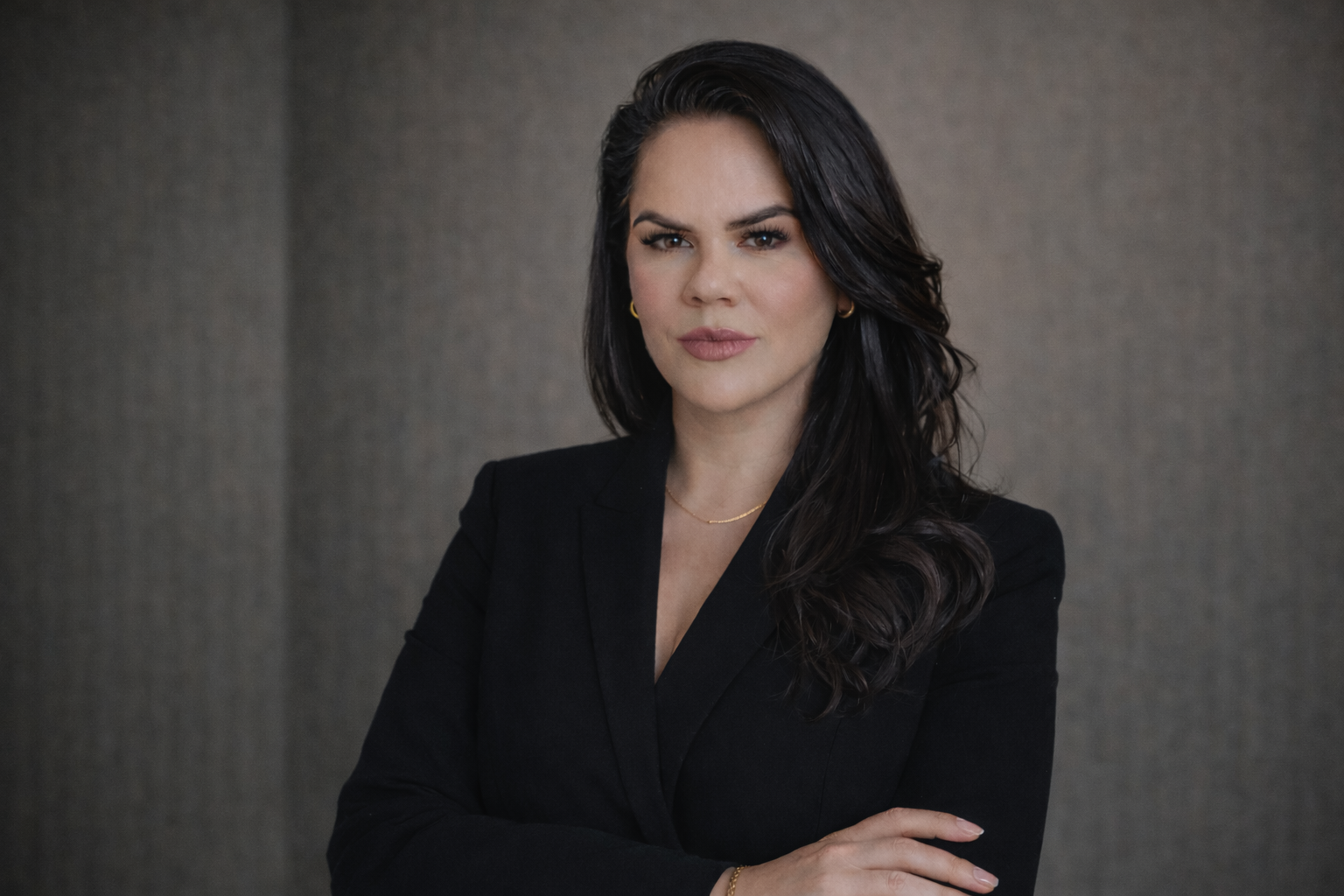 Justiça garante salário-maternidade ao pai após morte da mãe