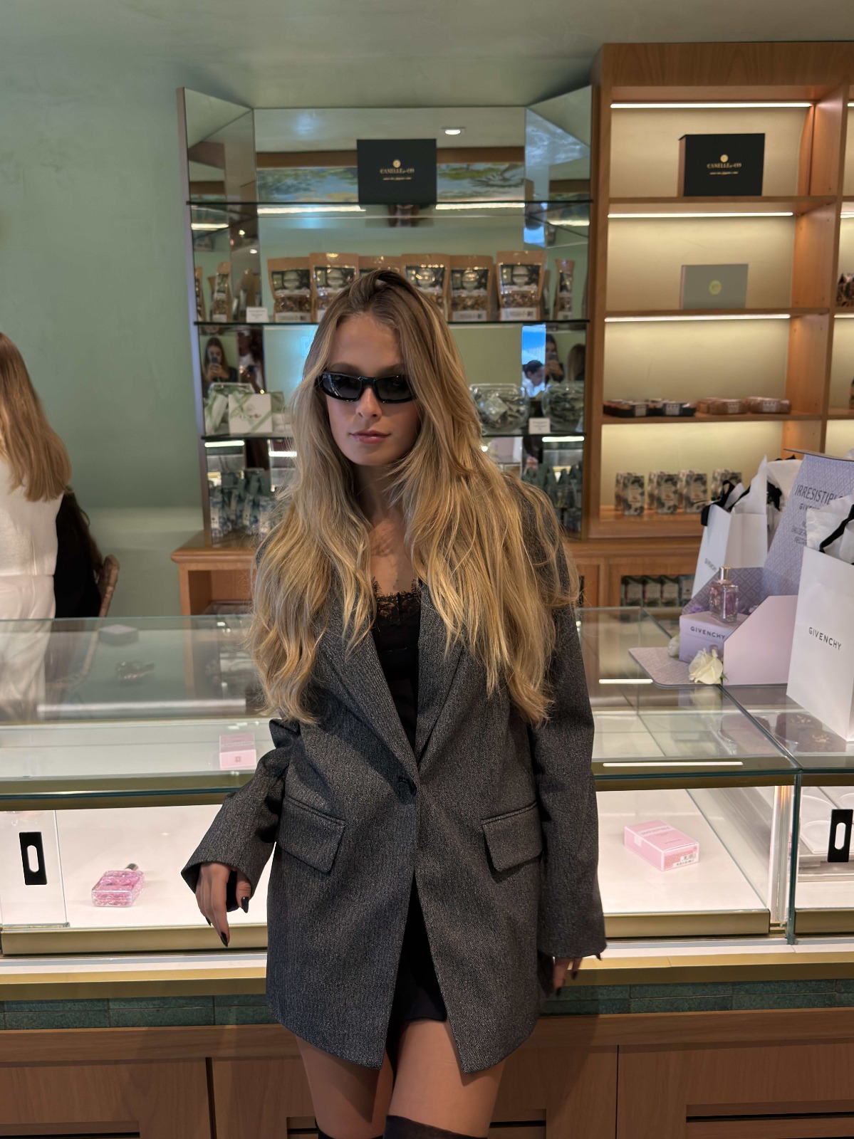 Modelo Marina Paciornik participa do encontro exclusivo que marcou o lançamento de nova fragrância no Brasil