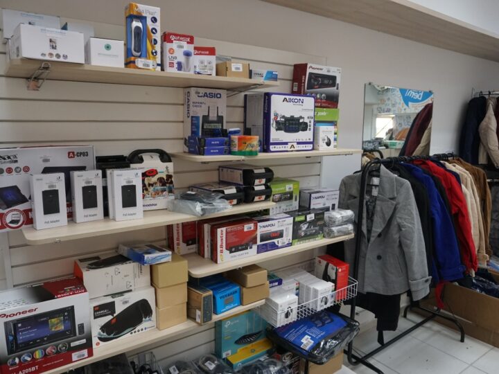 Amigos do HC realizam primeiro bazar de 2026 com produtos doados pela Receita Federal