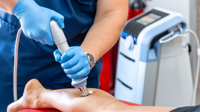 Terapia por ondas de choque é opção para tratar dor crônica