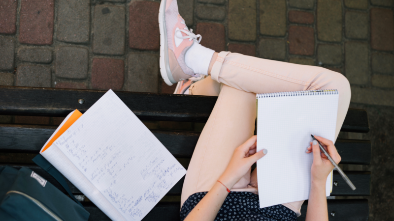 MEC convoca candidatos na lista de espera do FIES e define prazos de validação