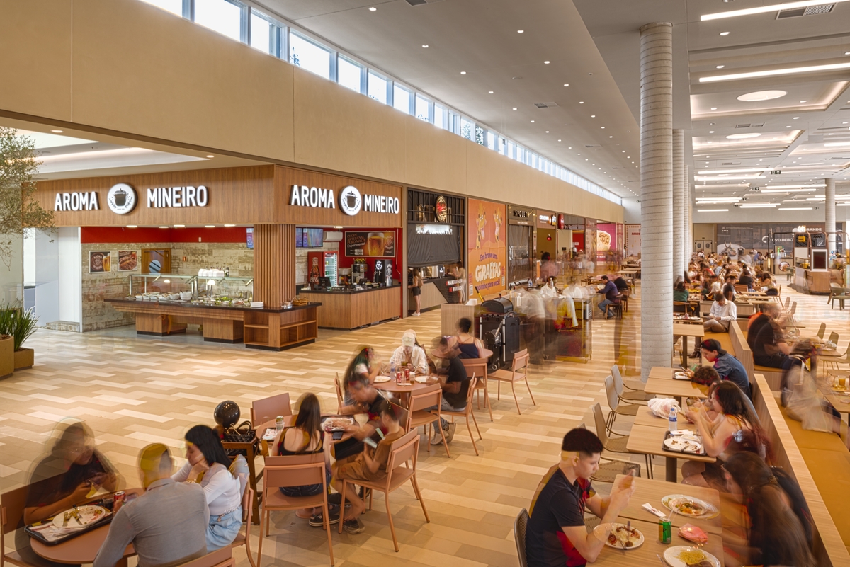 Plaza Campos Gerais oferece estacionamento gratuito no horário de almoço