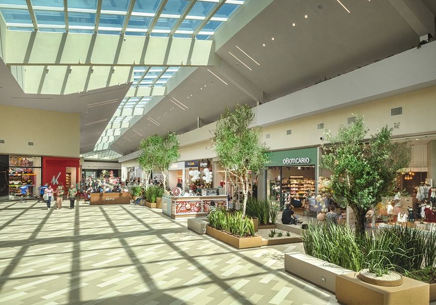 Plaza Campos Gerais e Vult presenteiam mulheres com kits exclusivos