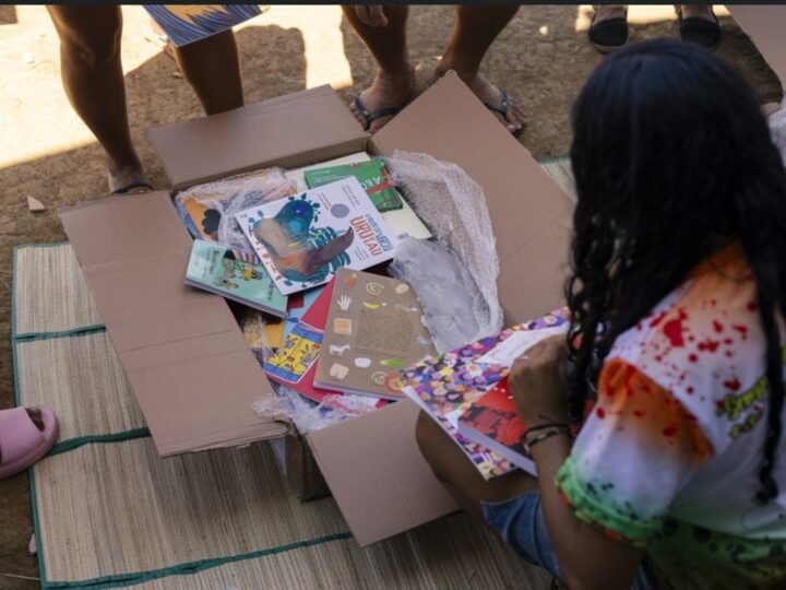 Bibliotecas comunitárias recebem novo acervo de livros