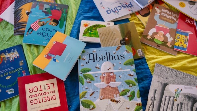 Jovem encontra na leitura confiança para mudar o futuro