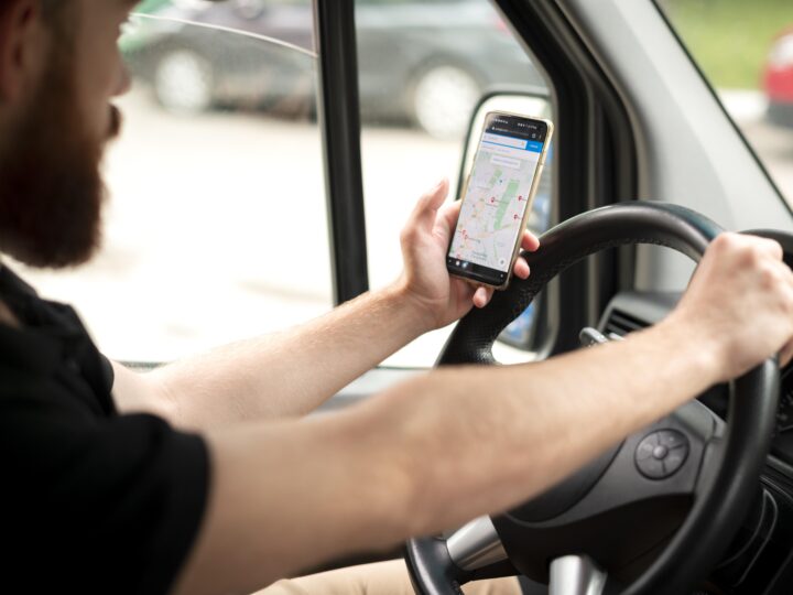 Autonomoz amplia oferta de mobilidade corporativa e passa a disponibilizar vans para empresas